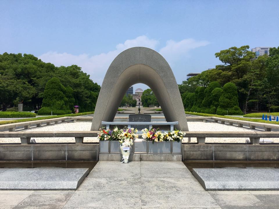 夏の広島平和記念公園